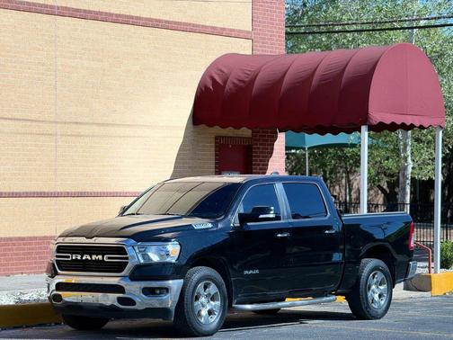 Diamond Black Crystal Pearlcoat 2019 RAM 1500 Big Horn