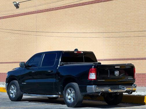 Diamond Black Crystal Pearlcoat 2019 RAM 1500 Big Horn