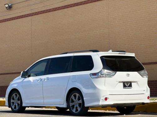 2019 Toyota Sienna SE