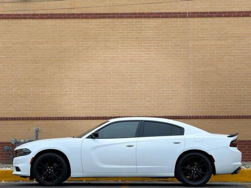 2017 Dodge Charger SE