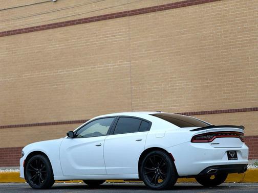2017 Dodge Charger SE