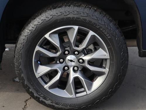 Photo 5 of 5 of 2019 Chevrolet Silverado 1500 RST