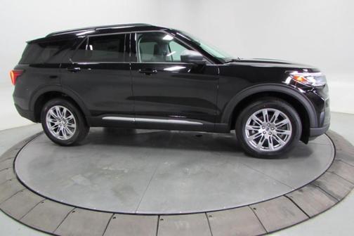 2025 Ford Explorer Active 4WD