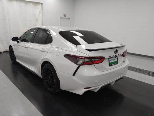 Ice Cap 2023 Toyota Camry SE