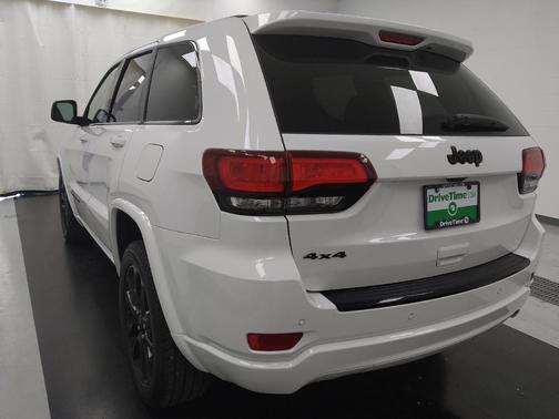 Bright White Clearcoat 2017 Jeep Grand Cherokee Altitude