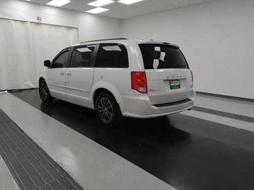 White Knuckle Clearcoat 2017 Dodge Grand Caravan GT