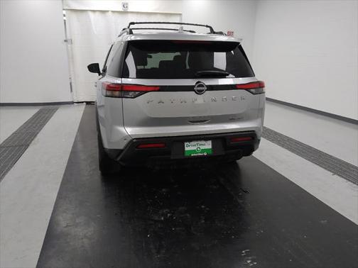 2022 Nissan Pathfinder SV 4WD