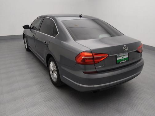 Platinum Gray Metallic 2016 Volkswagen Passat 1.8T S