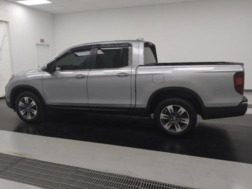 Modern Steel Metallic 2018 Honda Ridgeline RTL