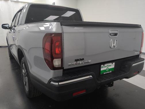 Modern Steel Metallic 2018 Honda Ridgeline RTL