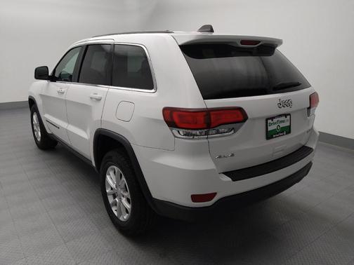 Bright White Clearcoat 2022 Jeep Grand Cherokee Laredo