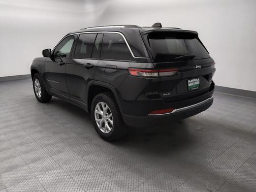 Diamond Black Crystal Pearlcoat 2023 Jeep Grand Cherokee Limited