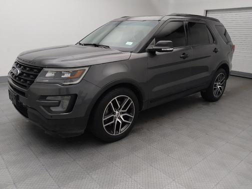 Gray 2017 Ford Explorer sport
