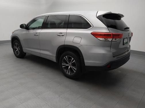 Celestial Silver Metallic 2018 Toyota Highlander LE