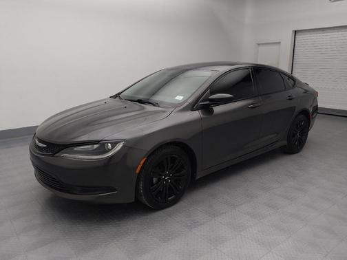 2017 Chrysler 200 Touring