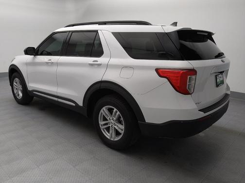 White 2022 Ford Explorer XLT