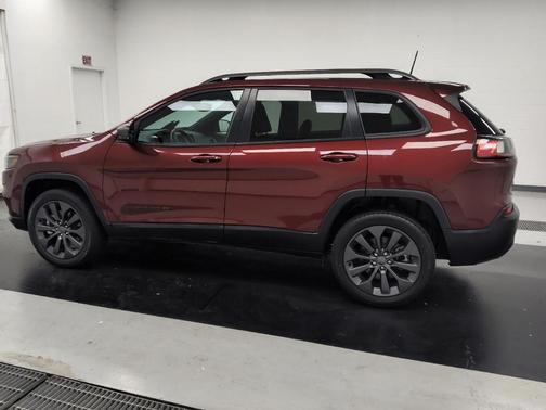 Velvet Red Pearlcoat 2021 Jeep Cherokee 80th Anniversary 4x4