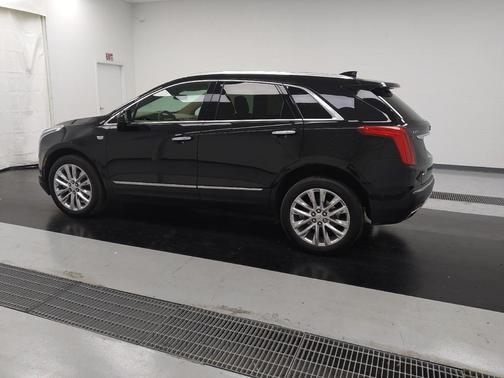 Stellar Black Metallic 2017 Cadillac XT5 Platinum
