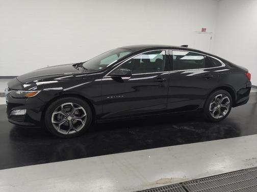 Mosaic Black Metallic 2024 Chevrolet Malibu FWD 1LT