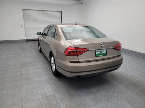 2016 Volkswagen Passat 1.8T S