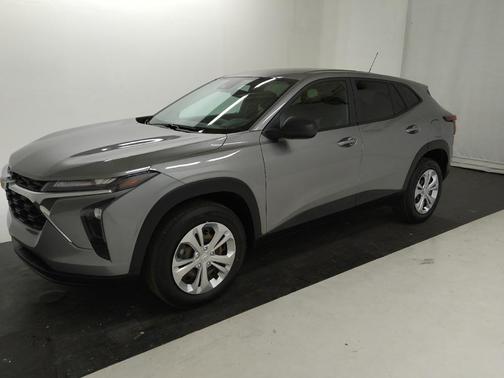 Sterling Gray Metallic 2024 Chevrolet Trax LS