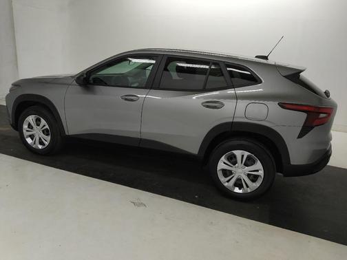 Sterling Gray Metallic 2024 Chevrolet Trax LS