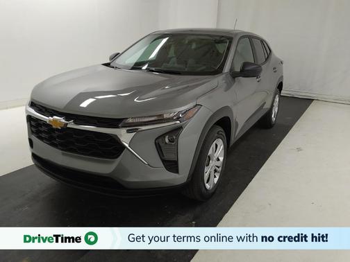 Sterling Gray Metallic 2024 Chevrolet Trax LS