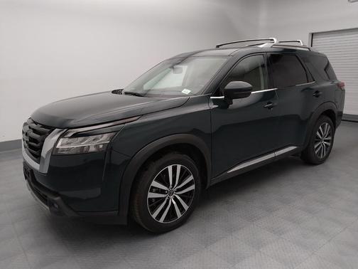 2022 Nissan Pathfinder Platinum 2WD