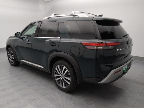 2022 Nissan Pathfinder Platinum 2WD