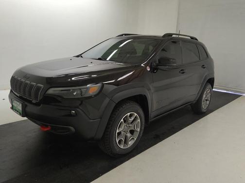 Diamond Black Crystal Pearlcoat 2022 Jeep Cherokee Trailhawk