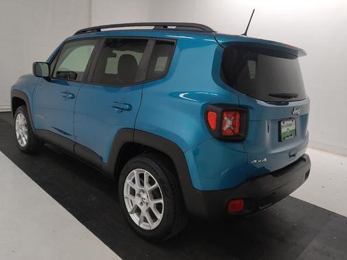 Bikini Metallic Clearcoat 2022 Jeep Renegade Latitude