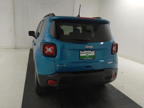Bikini Metallic Clearcoat 2022 Jeep Renegade Latitude