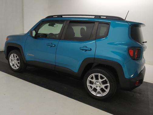 Bikini Metallic Clearcoat 2022 Jeep Renegade Latitude