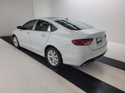 Lunar White Tri-Coat Pearl 2015 Chrysler 200 C