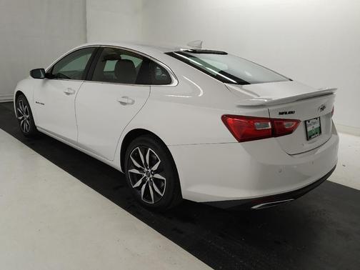 Summit White 2024 Chevrolet Malibu FWD RS
