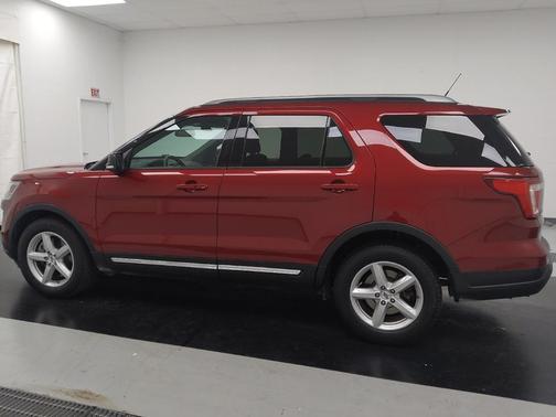 Red 2019 Ford Explorer XLT