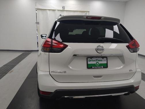 Pearl White 2017 Nissan Rogue SL