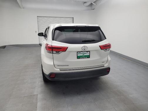 2017 Toyota Highlander LE
