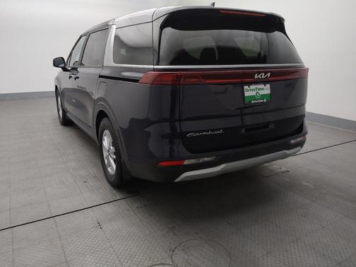 2022 Kia Carnival LX
