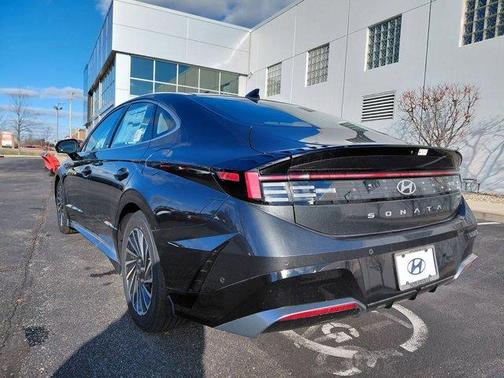 2025 Hyundai SONATA Hybrid Limited