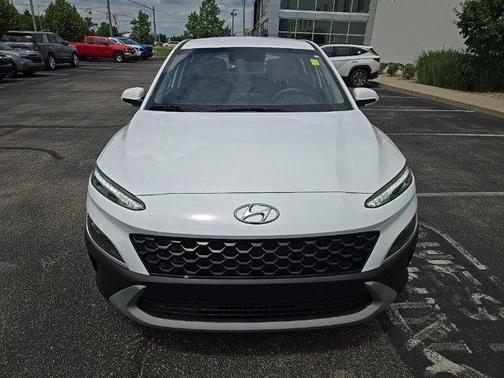 Lunar White 2023 Hyundai KONA SE