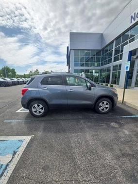 Satin Steel Metallic 2019 Chevrolet Trax LT
