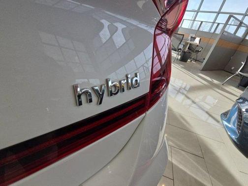 2022 Hyundai SONATA Hybrid Limited