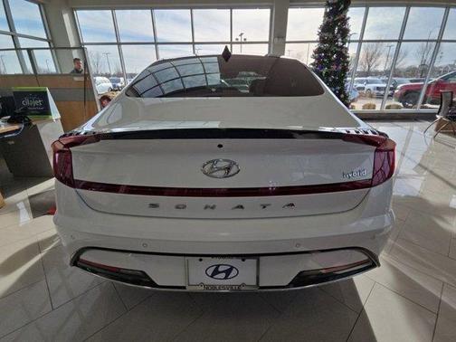 2022 Hyundai SONATA Hybrid Limited
