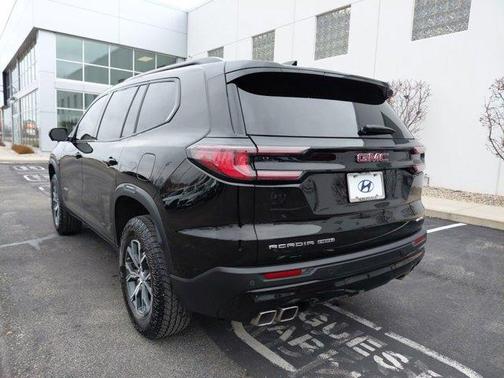 2024 GMC Acadia AT4