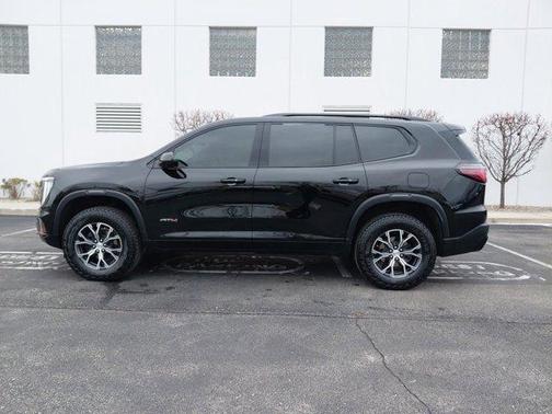 2024 GMC Acadia AT4