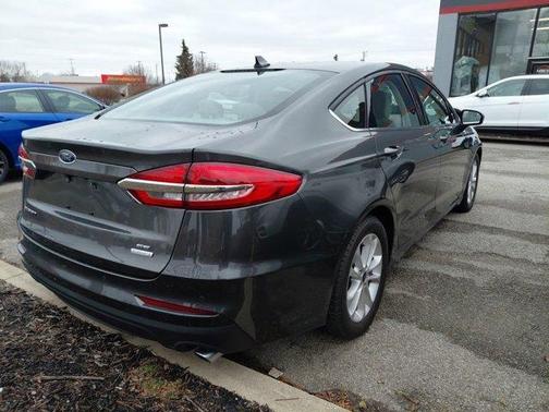 2020 Ford Fusion SE