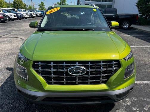 Apple Green 2024 Hyundai VENUE SEL