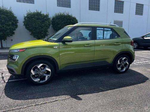 Apple Green 2024 Hyundai VENUE SEL