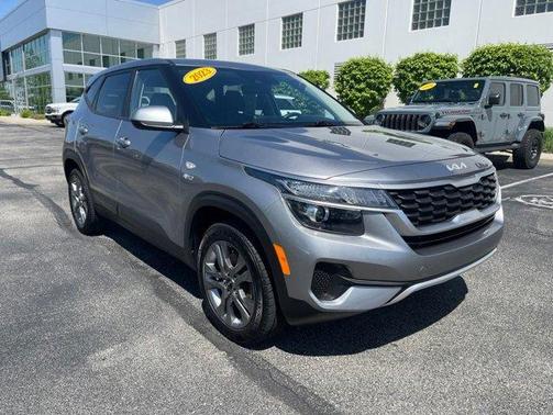 Steel Gray 2023 Kia Seltos LX